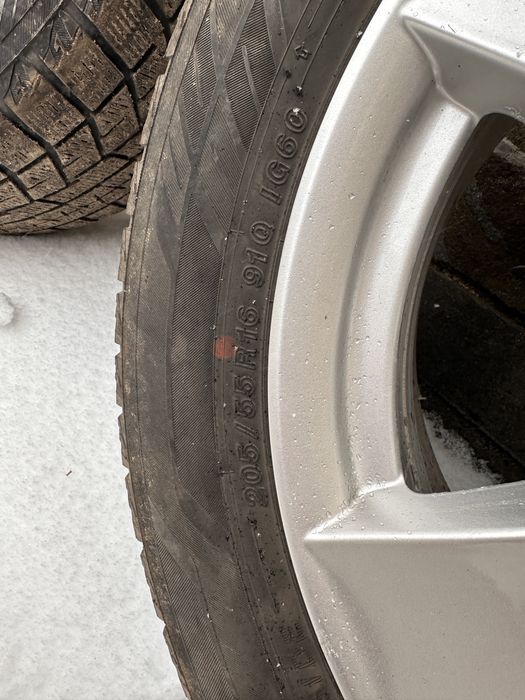 Колеса 205/55 R16 Yokohama. Зимові колеса Nissan Leaf