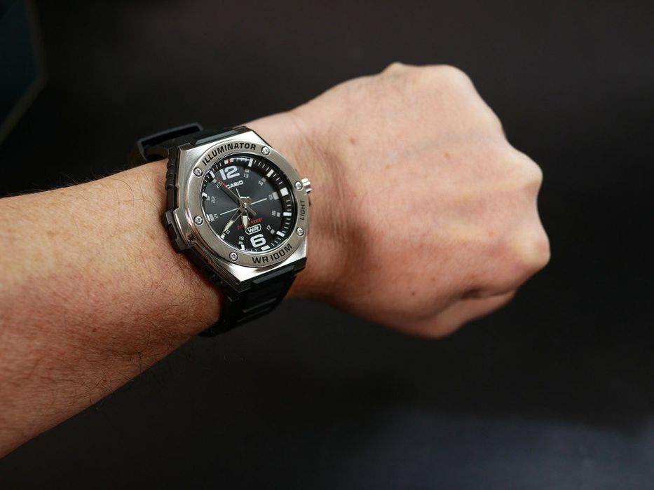 Casio MWA-100H-1AV Ø44mm "з підсвіткою"