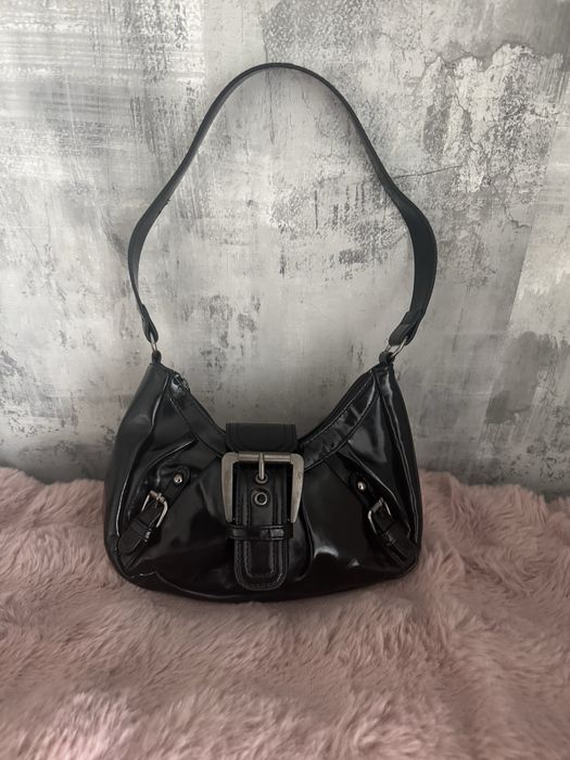 Torebka czarna z klamrą