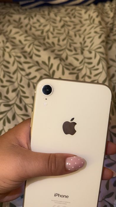 iPhone branco  XR 64GB