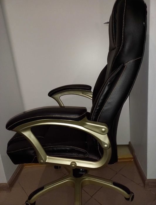 Fotel na kółkach biurowy