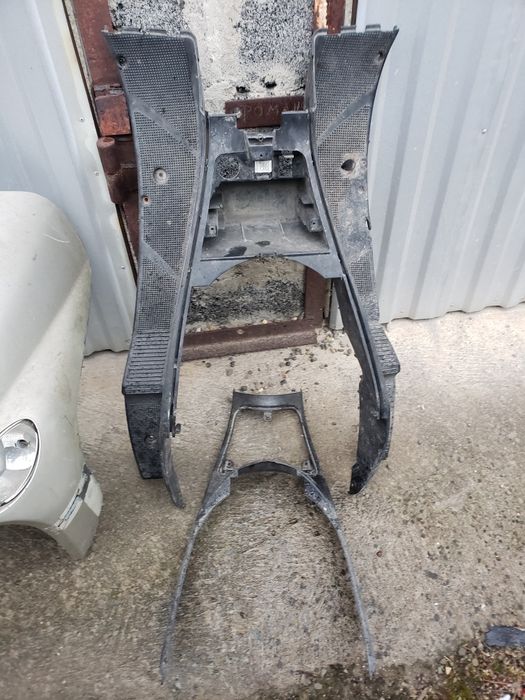 Запчастини розборка скутер Yamaha Majesty 125/150 MBK