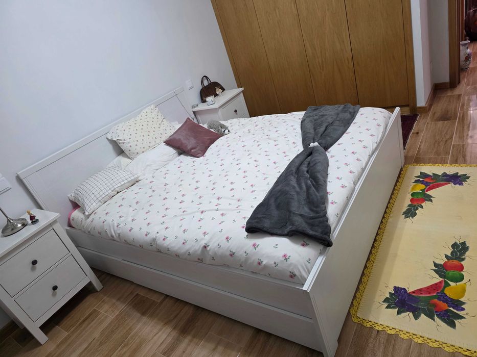 Cama de casal 160 x 200cm  com 4 gavetas