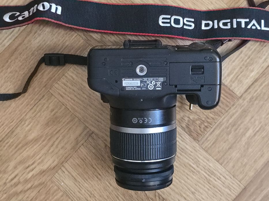 Canon EOS 550D EF-S 15 18-55 IS Kit