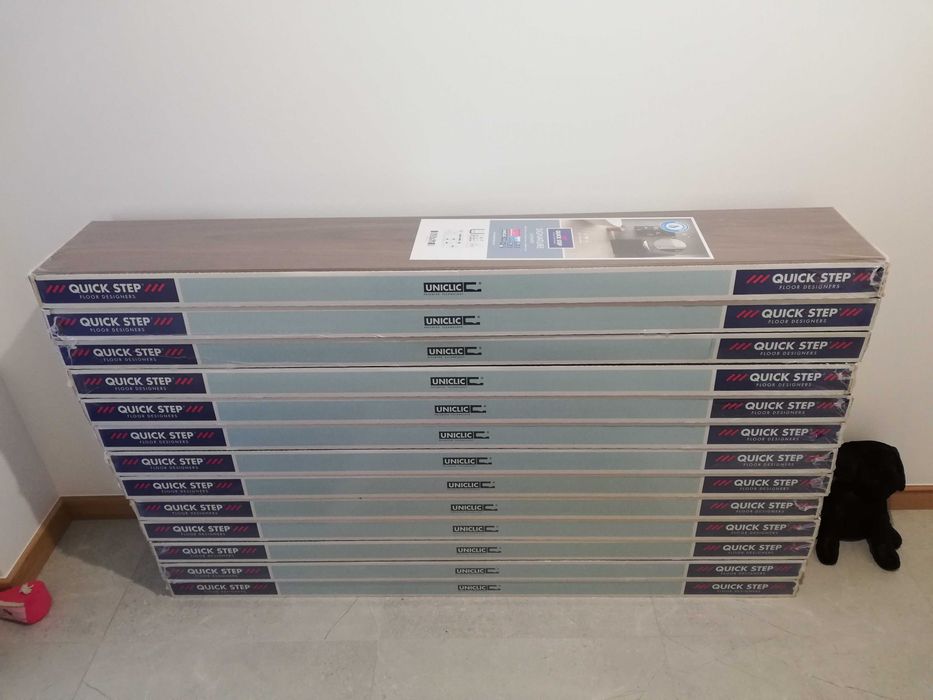 OKAZJA !!! Nowe Panele podłogowe Quick-Step 4761 Elegancki Orzech 34m2