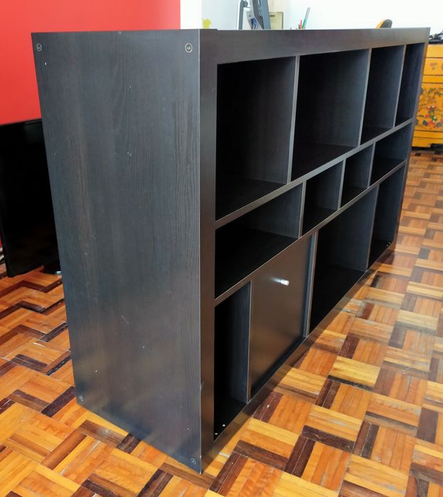 Estante preta IKEA. Negociável.