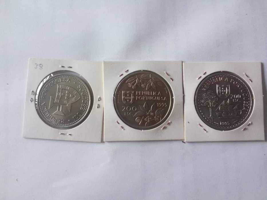 Moedas Escudos e Comemorativas das Ilhas 100 e 200 escudos