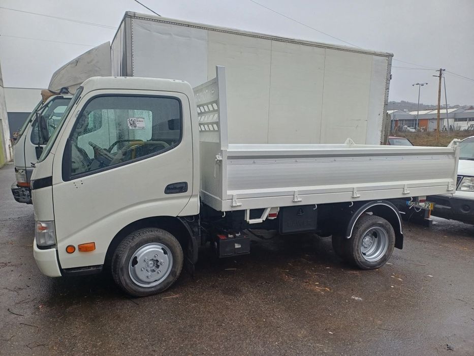 Toyota Dyna [M35.25] 
3.0L [D-4D] 144HP 
- [Tri-Basculante] 
- Bascula