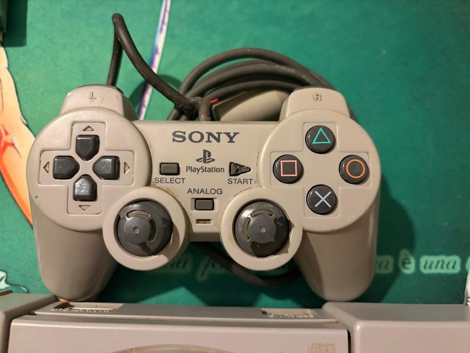 PlayStation 1 com comando
