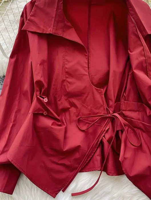 Червона нова приталена сорочка