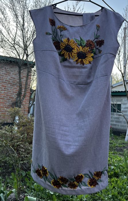 Вишите бісером плаття