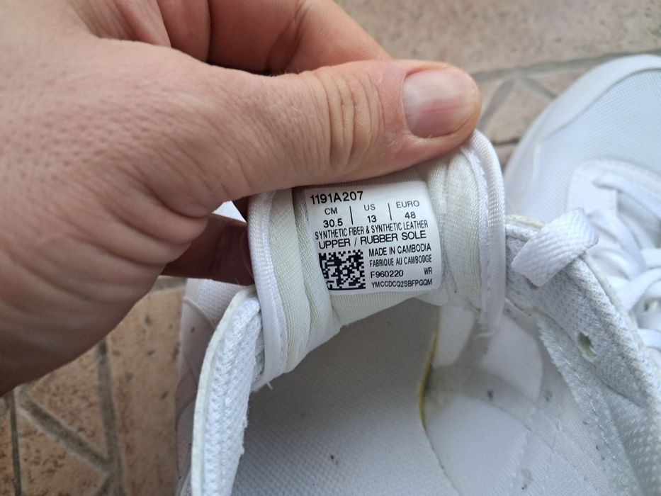 Кроссовки Asics 48р