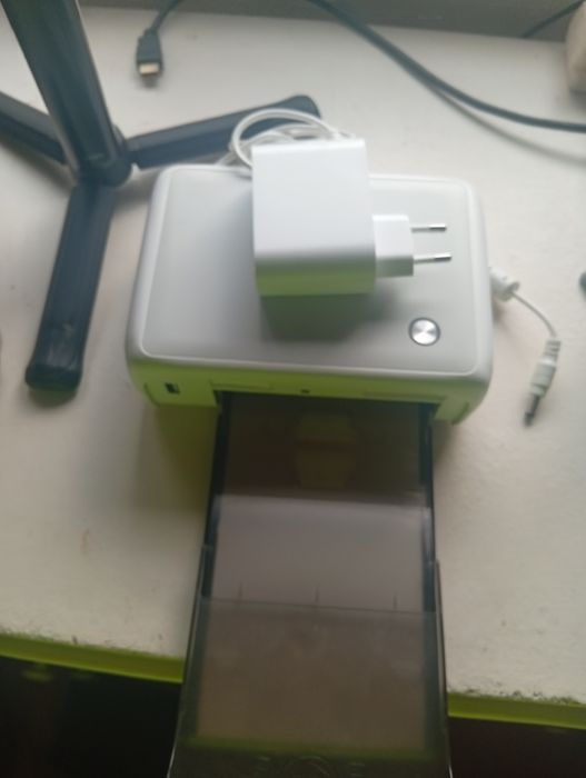 Enpresora de fotografia com papel e tinta  pronta a usar fonsiona com aplicação no telemóvel  ou tablet