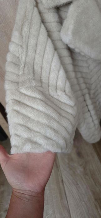 Futerko 3/4 kremowe rozm s-xl nowe z metka.