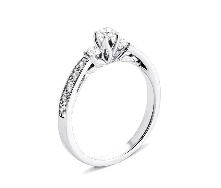 Каблучка на заручини