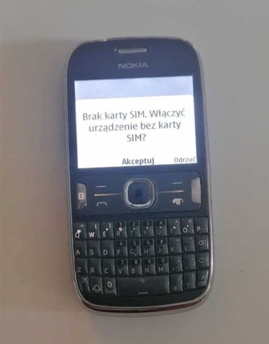 Nokia Asha 302 pełen komplet w pudełku.