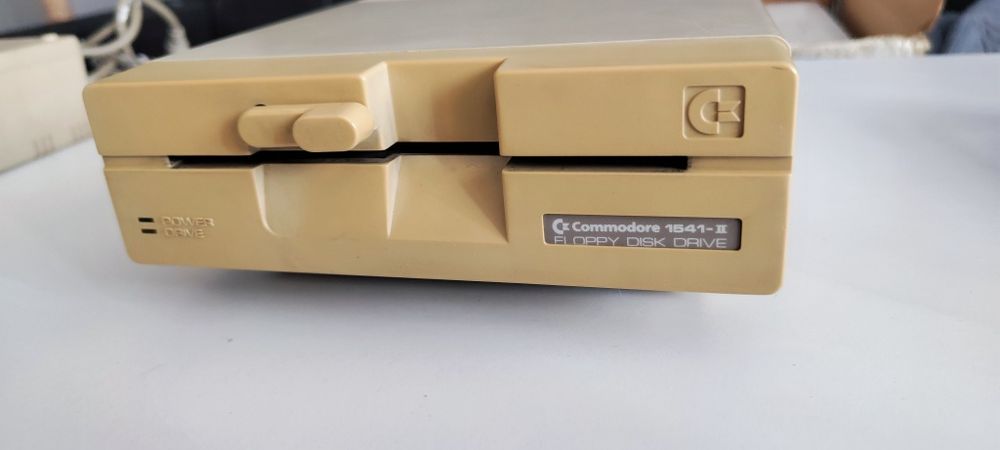 Commodore 1541-II DISK DRIVE