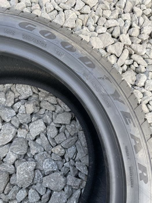 Продам пару всесезонних шин Good Year Eagle Sport 285/40 R20