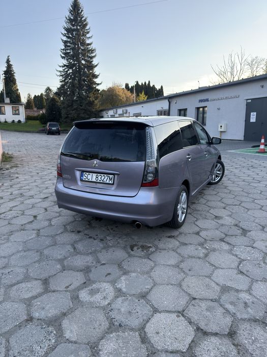 Mitsubibishi Grandis 2.4 maly przebieg