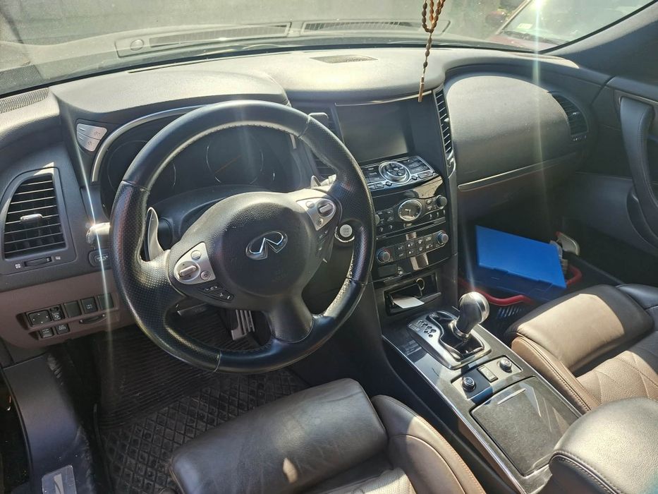 Infiniti fx30d zarejestrowany