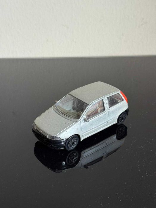Carrinhos de Coleção 1:38 - 1:43 (Maisto, Bburago, Corgi, Brandbase)