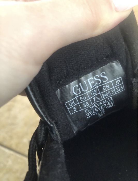 Buty sportowe Guess damskie oryginalne