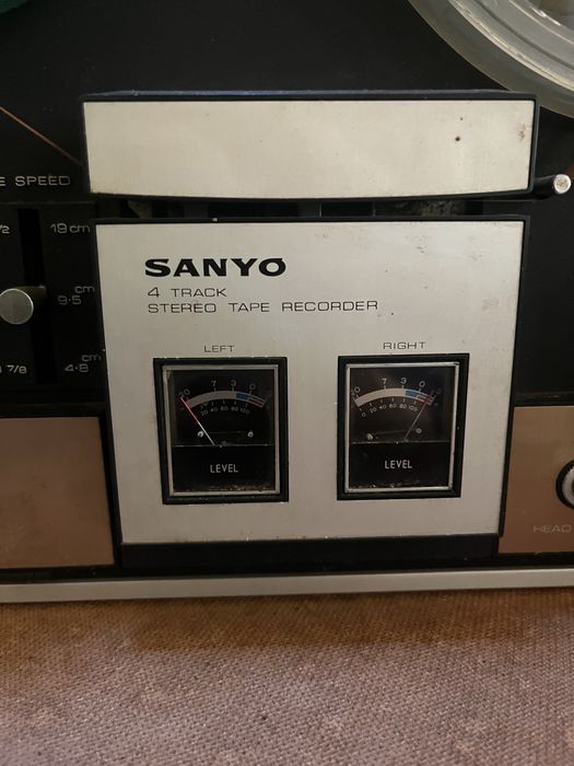 Sanyo reel to reel tape recorder