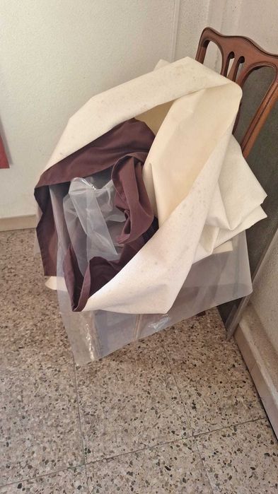 Mesa de Jantar Clássica Extensível (2,7m) + 10 Cadeiras + 2 Cadeirões Chippendale