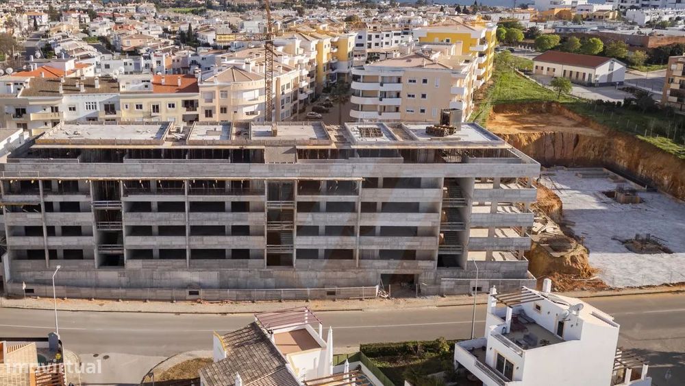 T1+1 de Luxo a 500m da Praia – Conforto e Tecnologia em Lagos