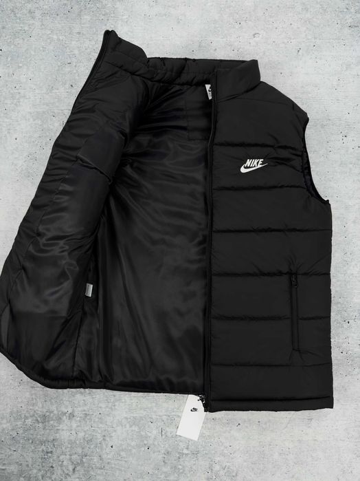 Жилетка чорна Nike демісезонна (жилет Найк унісекс)