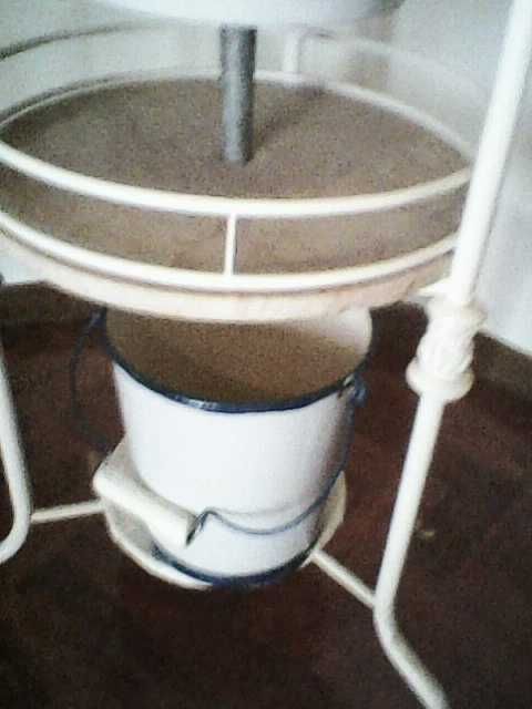 Lavatório Antigo completo (bacia +balde +jarro), base em mármore rosa
