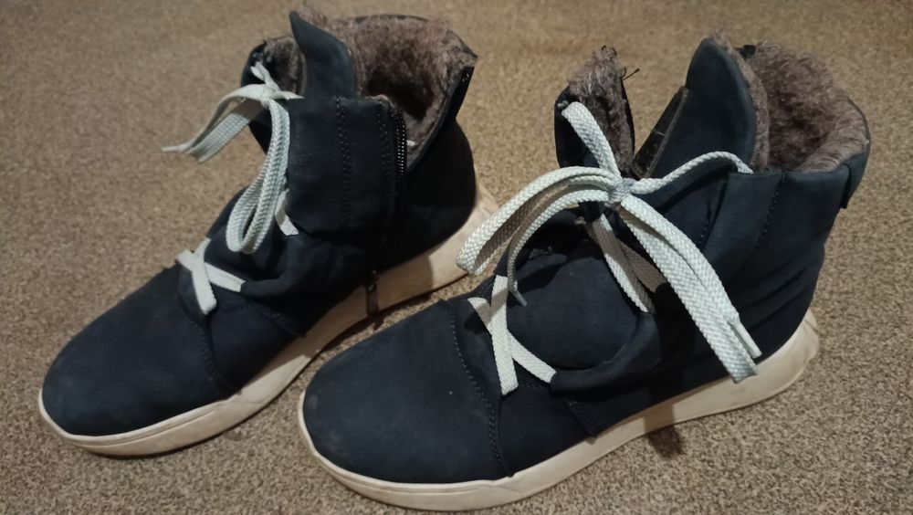 Взуття жіноче р.38,40 гортайте фото