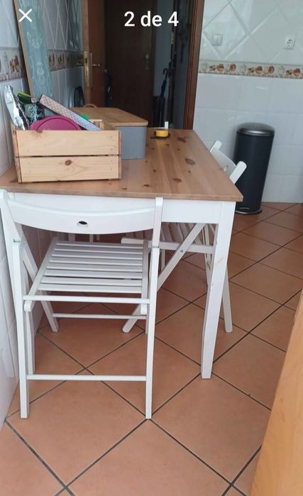 Mesa de cozinha Ikea com 4 cadeiras