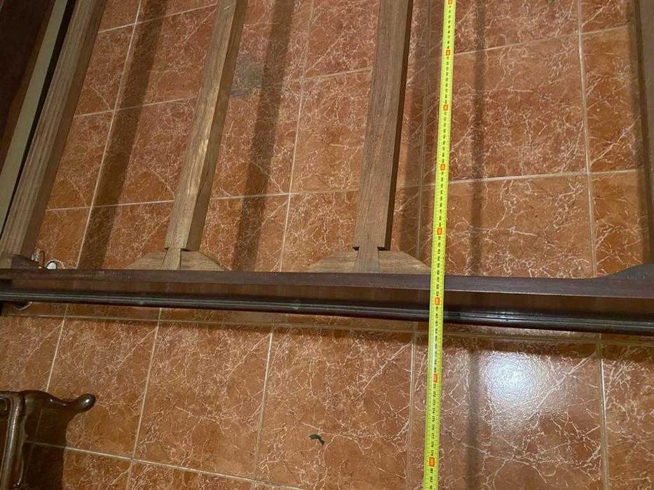 Cama meio corpo em madeira