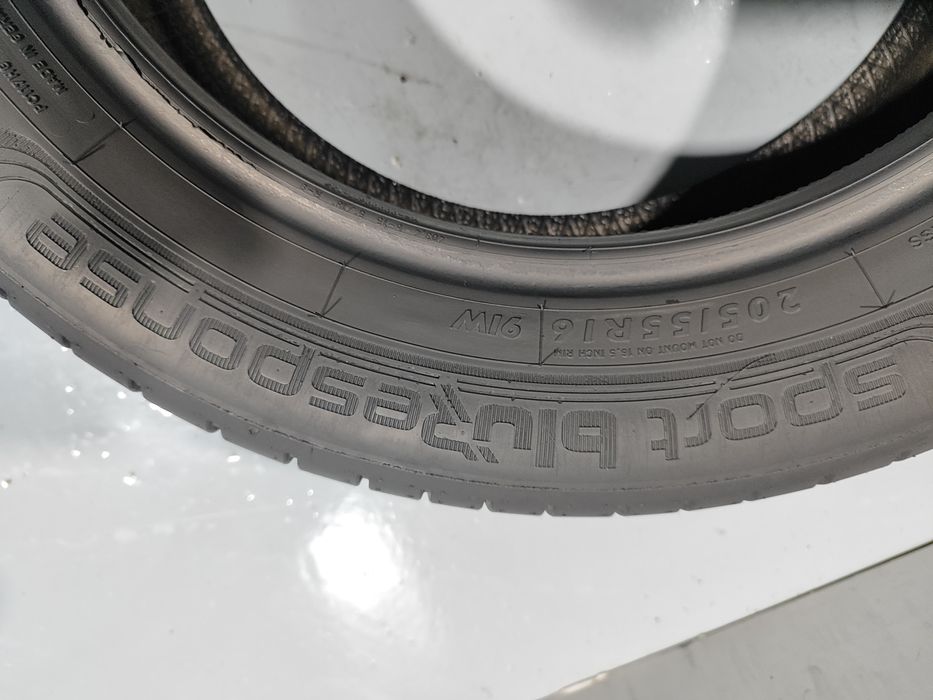 2 pneus semi novos 205-55R16 Dunlop - Oferta dos portes