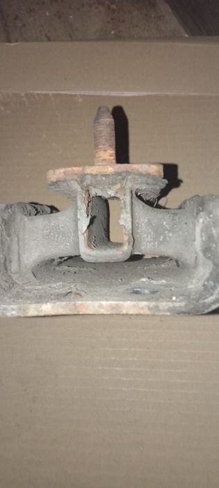 Подушка КПП Frontera A 2.3тд