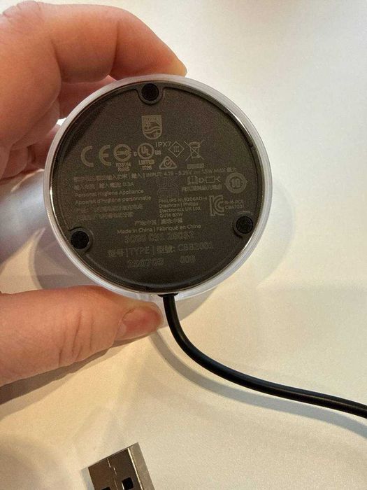 Зарядка для зубної щітки Philips