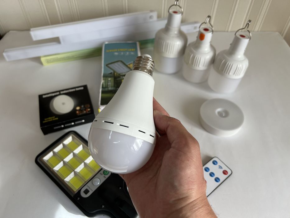 Лампа на акумуляторі 12 w, резервне живлення, led фонарь, e27 e 27