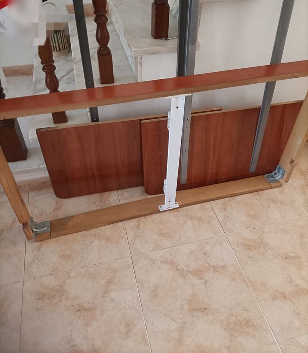 Mobília de sala com mesa de centro e 4 cadeiras