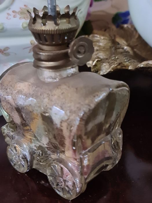 Szklana lampka naftowa