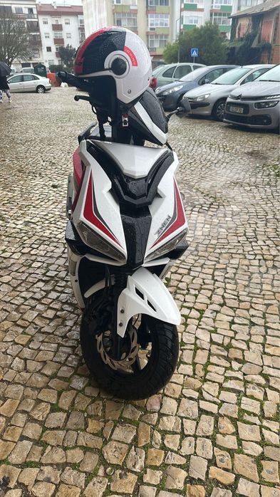 Moto znen 125 Nova