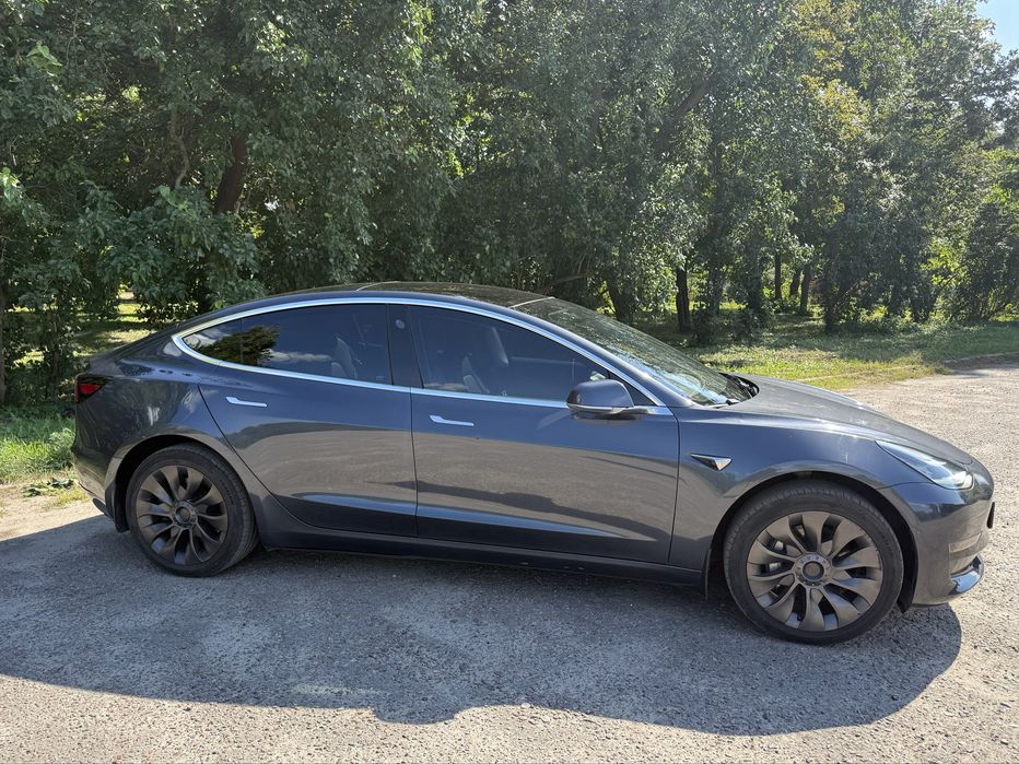 Продам Tesla Model 3 2019 Long Range Dual Motor 75 D