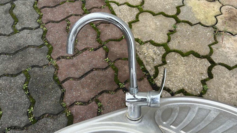 Zlewozmywak jednokomorowy  z baterią