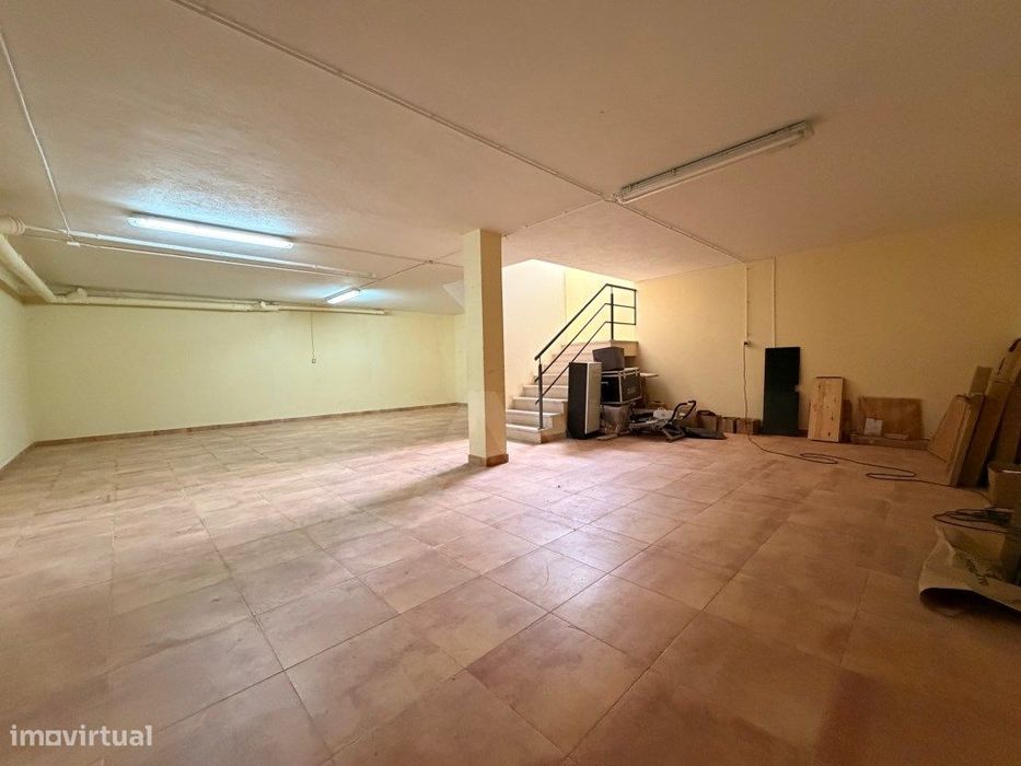 Moradia T4 em Mina de Água, Amadora