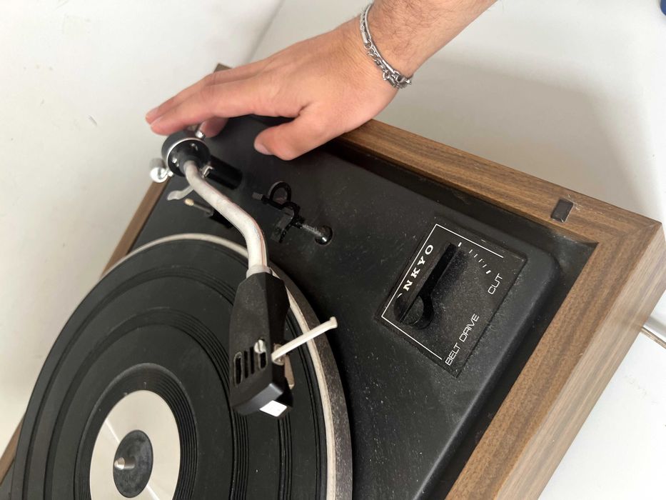 Gira-discos de vinil para reparar - Vinyl record player to repair