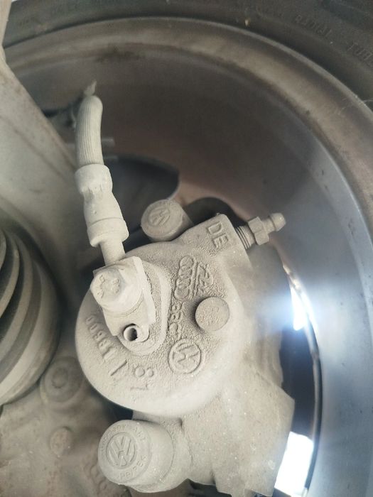 Pinça travão / maxila de travão frente esquerda AUDI A3 (8P1)