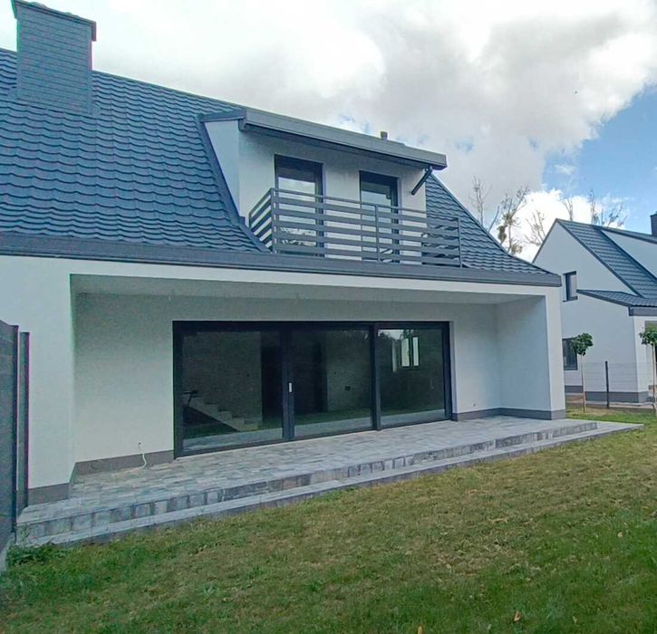 DOM z Garażem, Duży Taras, Ogród