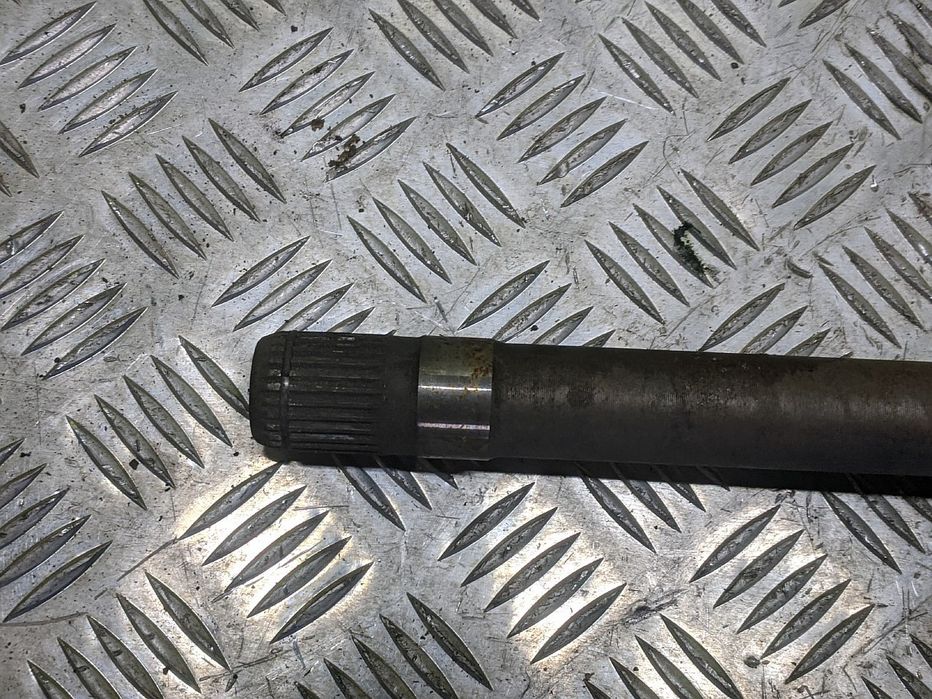 Піввісь передня права БМВ Х5 Е53 привідний вал шрус BMW X5 E53 шрот бу