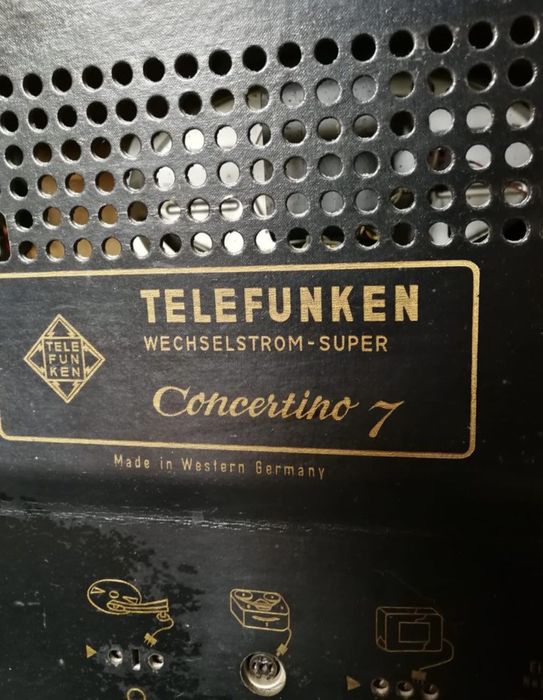Telefunken Concertino 7 (1956–57, West Germany) — лампове радіо