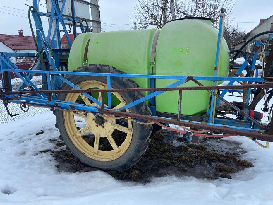 Оприскувач оп 2000